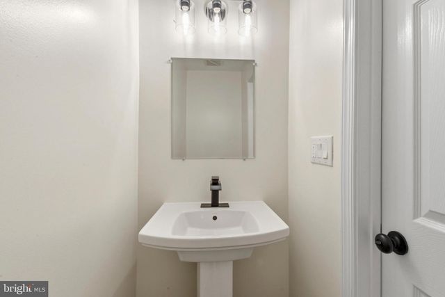 17 BRIDLEWOOD DR, Palmyra, VA 22963