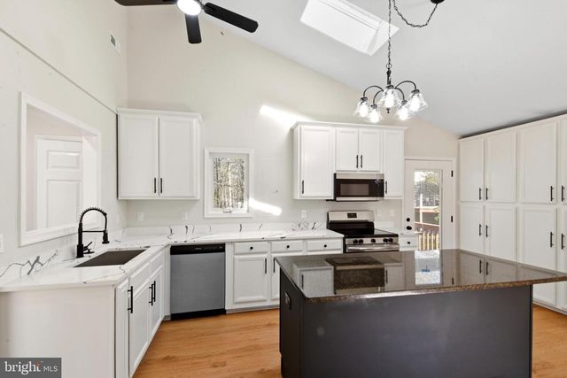 17 BRIDLEWOOD DR, Palmyra, VA 22963