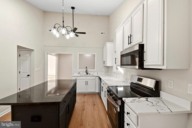 17 BRIDLEWOOD DR, Palmyra, VA 22963