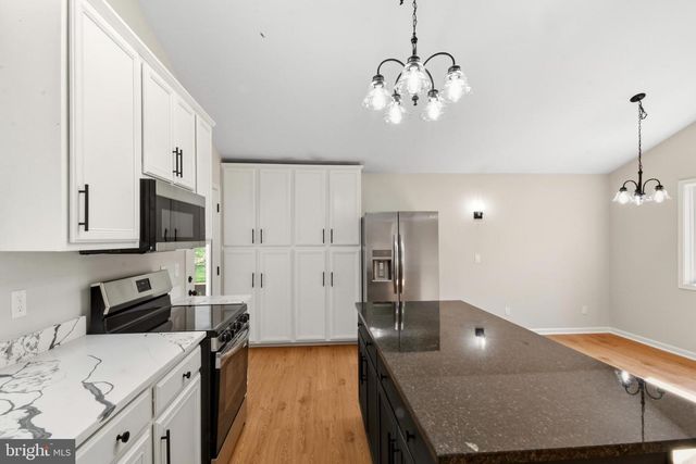 17 BRIDLEWOOD DR, Palmyra, VA 22963