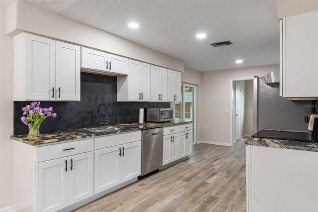 211 S DAVIS STREET, Beverly Hills, FL 34465