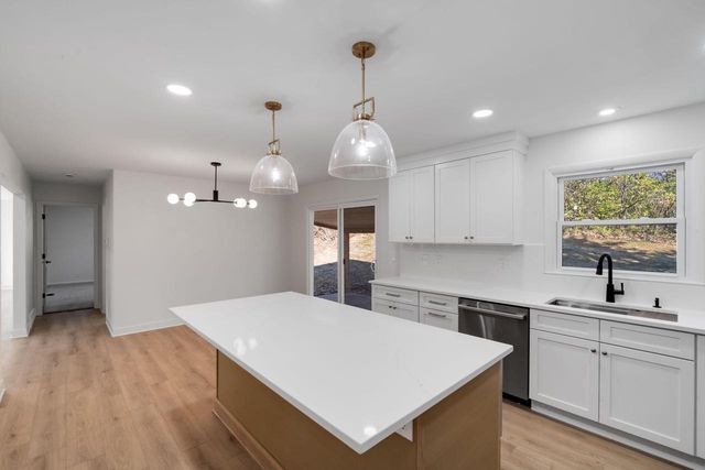 21740 W Lochinvar LANE, New Berlin, WI 53146