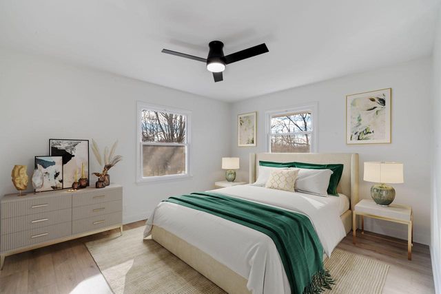 21740 W Lochinvar LANE, New Berlin, WI 53146