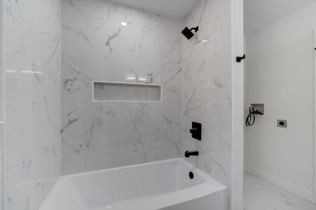 21740 W Lochinvar LANE, New Berlin, WI 53146