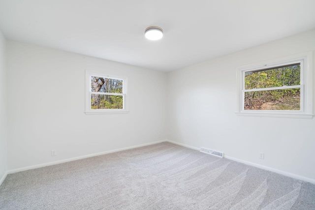 21740 W Lochinvar LANE, New Berlin, WI 53146