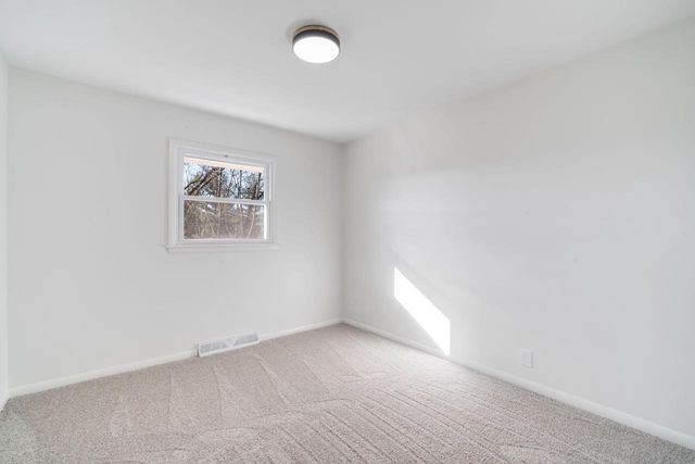 21740 W Lochinvar LANE, New Berlin, WI 53146