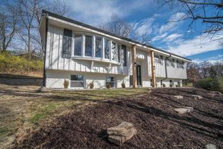 21740 W Lochinvar LANE, New Berlin, WI 53146