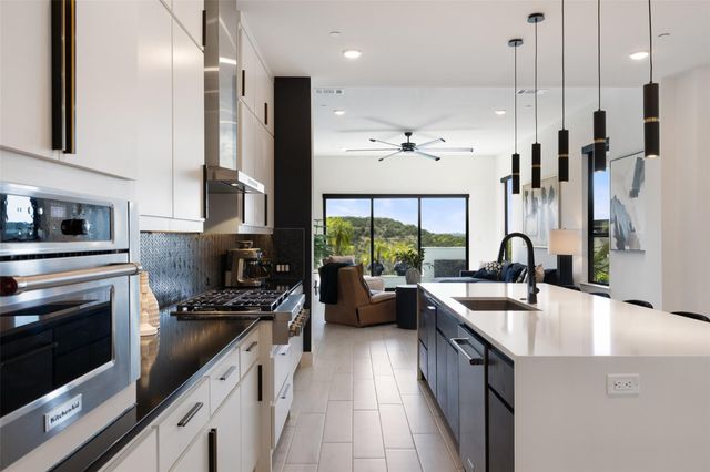 6916 Davenport Divide RD, Austin, TX 78738