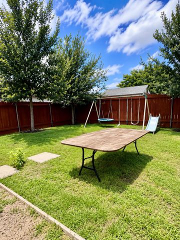 12215 Timber Arch LN, Manor, TX 78653