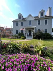 2 Box Tree, East Quogue, NY 11942