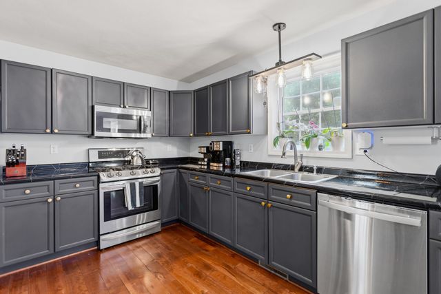 124 Olde Bridge Lane, Epping, NH 03042