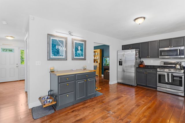124 Olde Bridge Lane, Epping, NH 03042