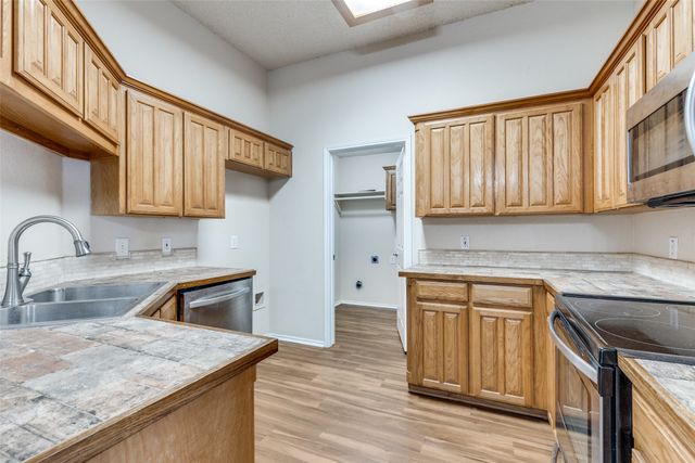 113 Saint James Court, Rhome, TX 76078