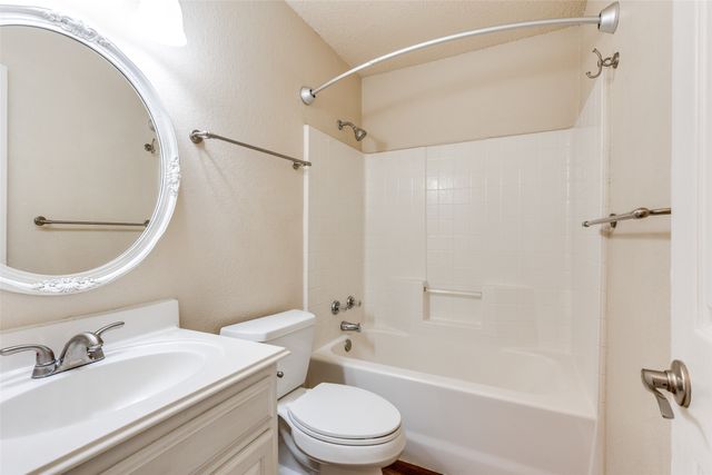 113 Saint James Court, Rhome, TX 76078