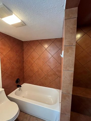 640 Harbor Drive, Azle, TX 76020