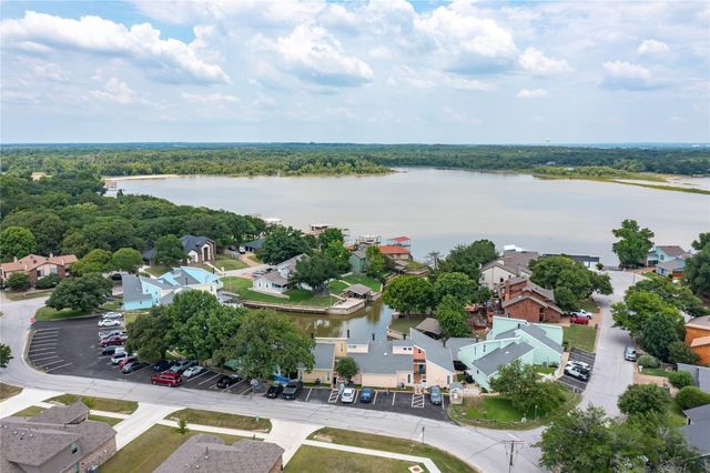 640 Harbor Drive, Azle, TX 76020