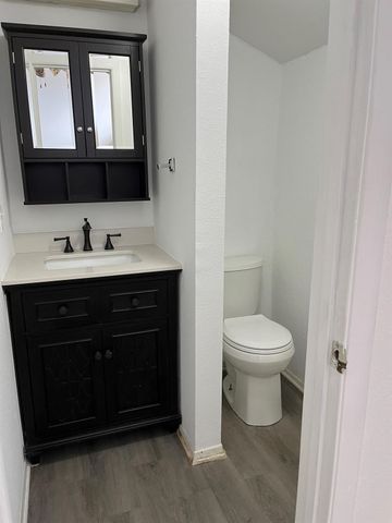 640 Harbor Drive, Azle, TX 76020