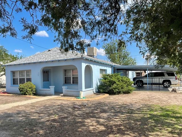 709 W Waco St, Marfa, TX 79843