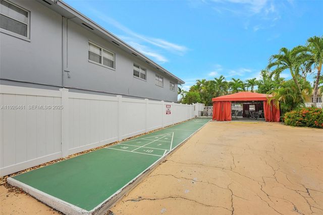 221 SE 9th Ave 102, Pompano Beach, FL 33060