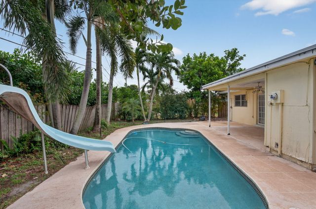 514 Riverside Drive, Palm Beach Gardens, FL 33410