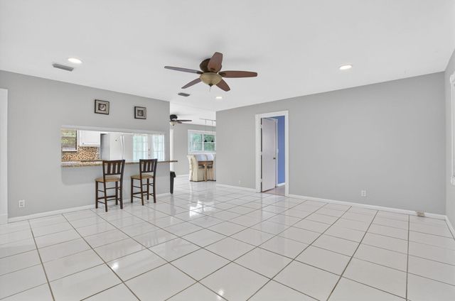 514 Riverside Drive, Palm Beach Gardens, FL 33410