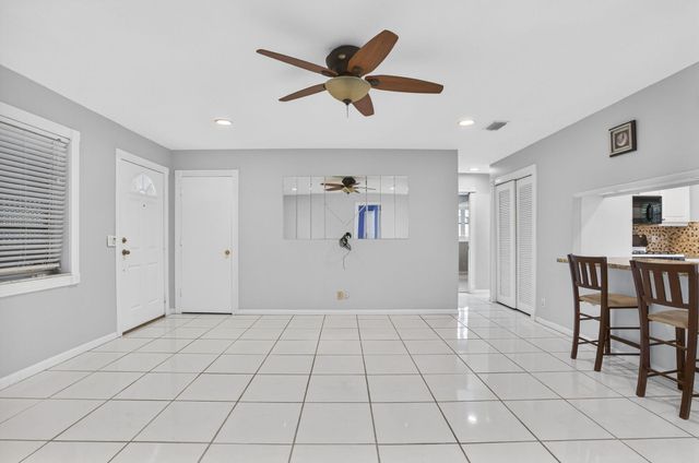 514 Riverside Drive, Palm Beach Gardens, FL 33410