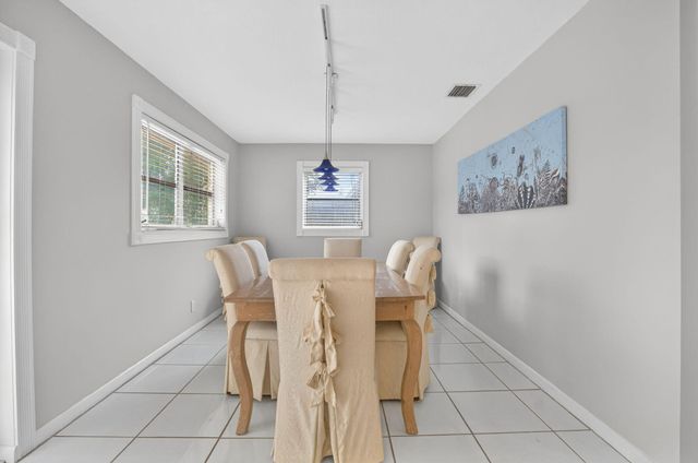 514 Riverside Drive, Palm Beach Gardens, FL 33410