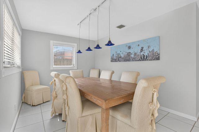 514 Riverside Drive, Palm Beach Gardens, FL 33410