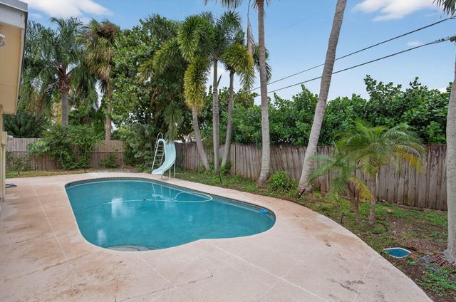 514 Riverside Drive, Palm Beach Gardens, FL 33410