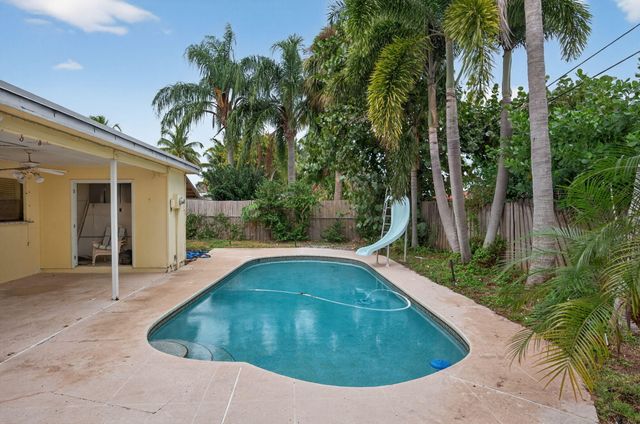 514 Riverside Drive, Palm Beach Gardens, FL 33410