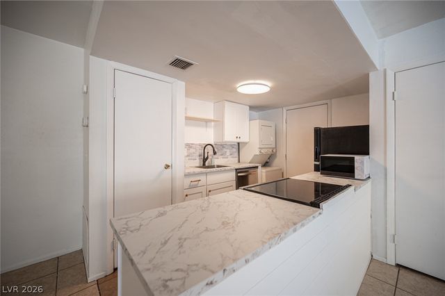 1428 Lorilyn Avenue 3, Las Vegas, NV 89119