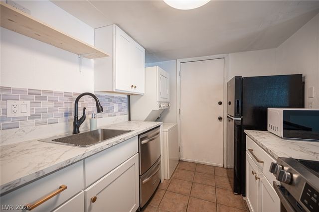 1428 Lorilyn Avenue 3, Las Vegas, NV 89119