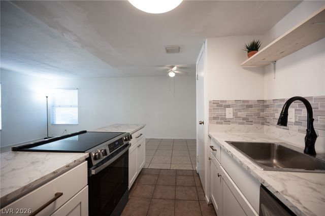 1428 Lorilyn Avenue 3, Las Vegas, NV 89119