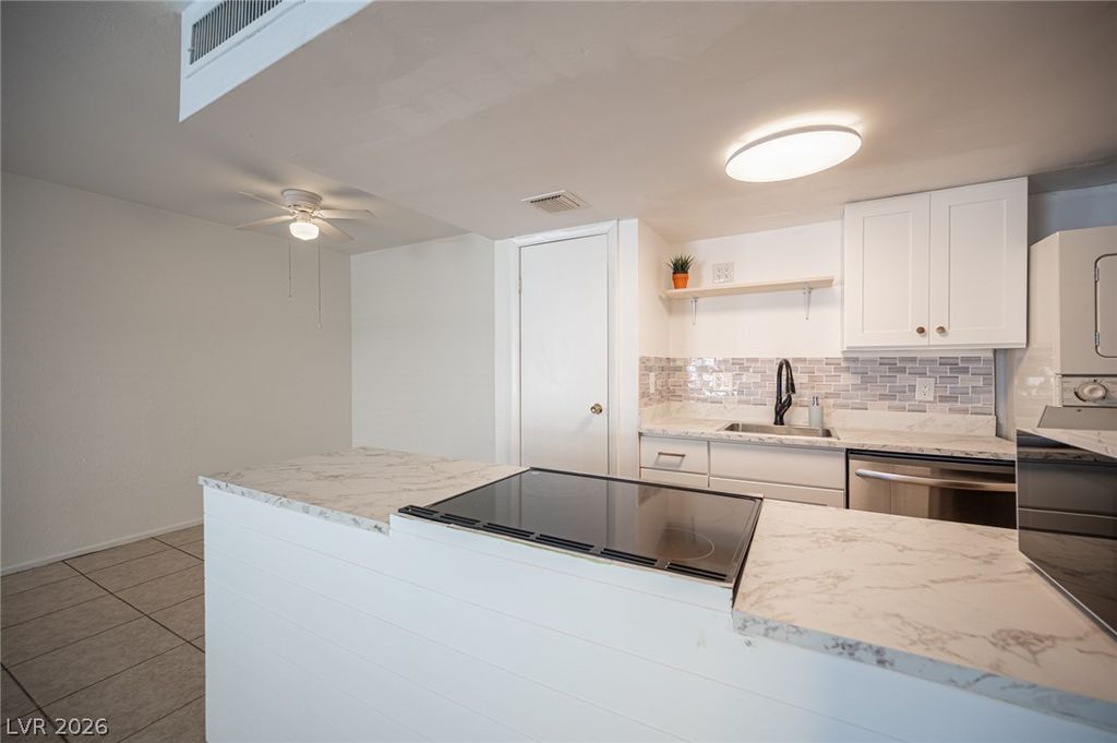 1428 Lorilyn Avenue 3, Las Vegas, NV 89119