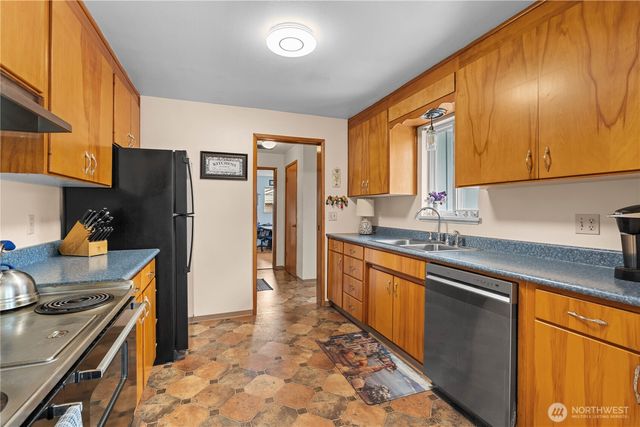 8715 18th Avenue E, Tacoma, WA 98445