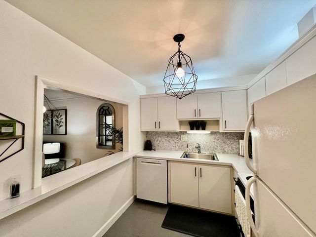 5640 SW 3RD Place 217, Margate, FL 33068