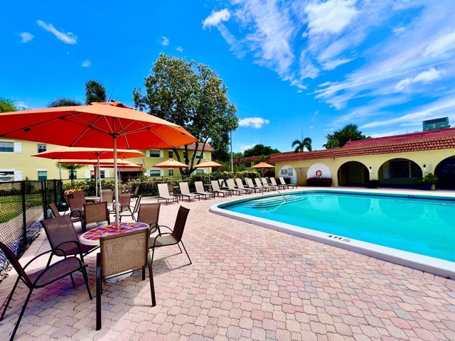 5640 SW 3RD Place 217, Margate, FL 33068