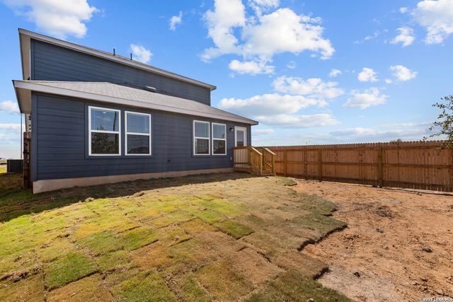 1127 CRANE COURT, Marion, TX 78124