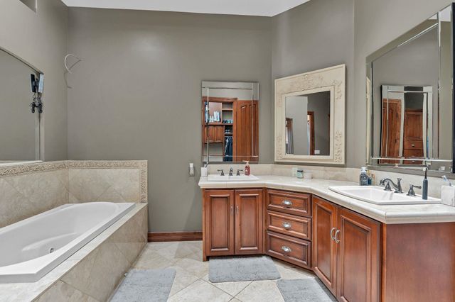 2319 N Rough Creek Rd, Derby, KS 67037