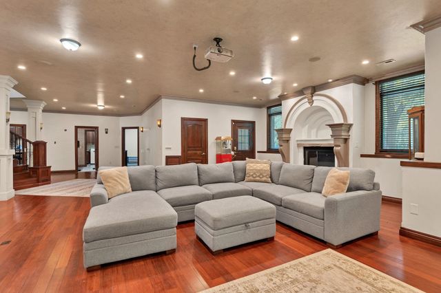 2319 N Rough Creek Rd, Derby, KS 67037