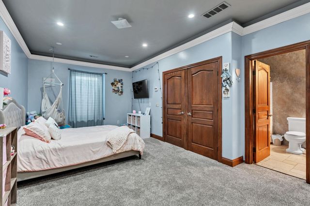 2319 N Rough Creek Rd, Derby, KS 67037