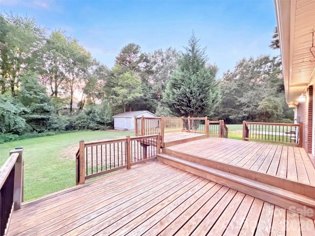 15408 Shawnee Trail, Matthews, NC 28104