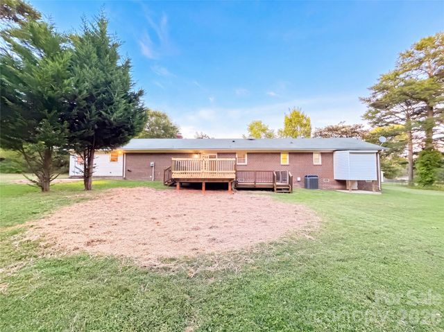 15408 Shawnee Trail, Matthews, NC 28104