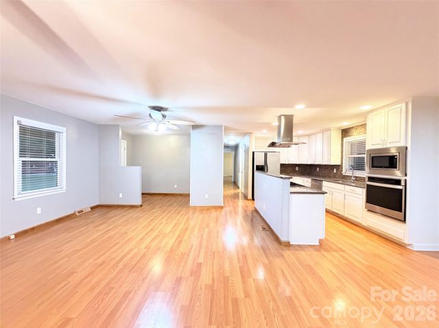 15408 Shawnee Trail, Matthews, NC 28104