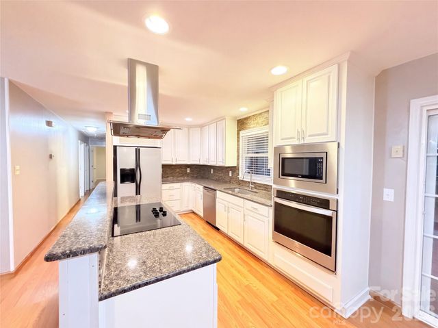 15408 Shawnee Trail, Matthews, NC 28104