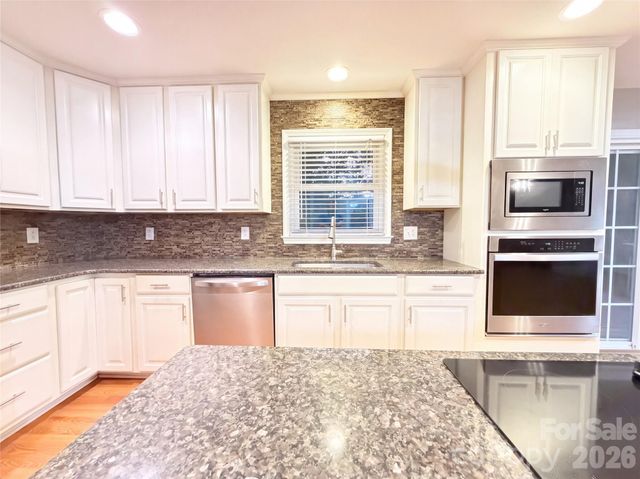 15408 Shawnee Trail, Matthews, NC 28104