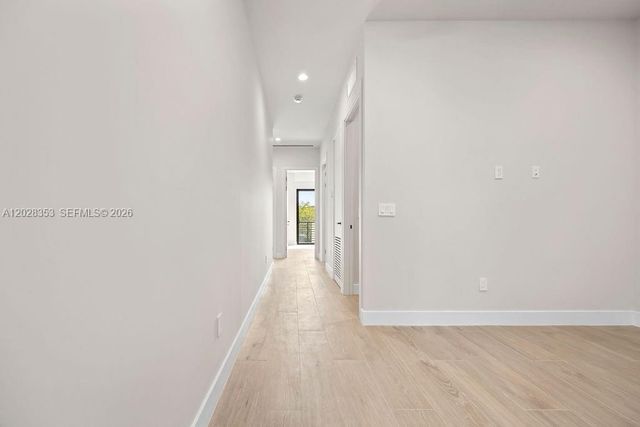 1135 NE 11th Avenue, Fort Lauderdale, FL 33304