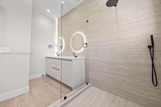 1135 NE 11th Avenue, Fort Lauderdale, FL 33304