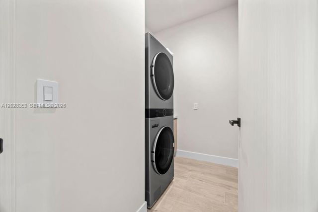 1135 NE 11th Avenue, Fort Lauderdale, FL 33304