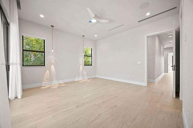1135 NE 11th Avenue, Fort Lauderdale, FL 33304